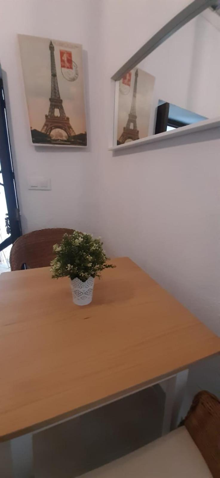 Loft De La Morena Y Estudio Jr مْبيخير ذي لا فرونتيرا الغرفة الصورة
